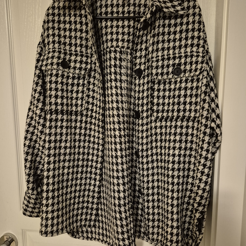H&M Black and White Houndstooth Teddy Jacket